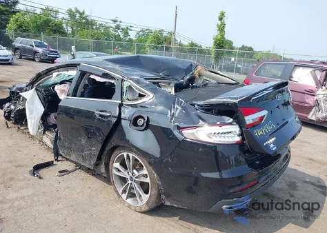 2019 Ford Fusion Titanium z USA, uszkodzony, nr VIN 3FA6P0D92KR247270